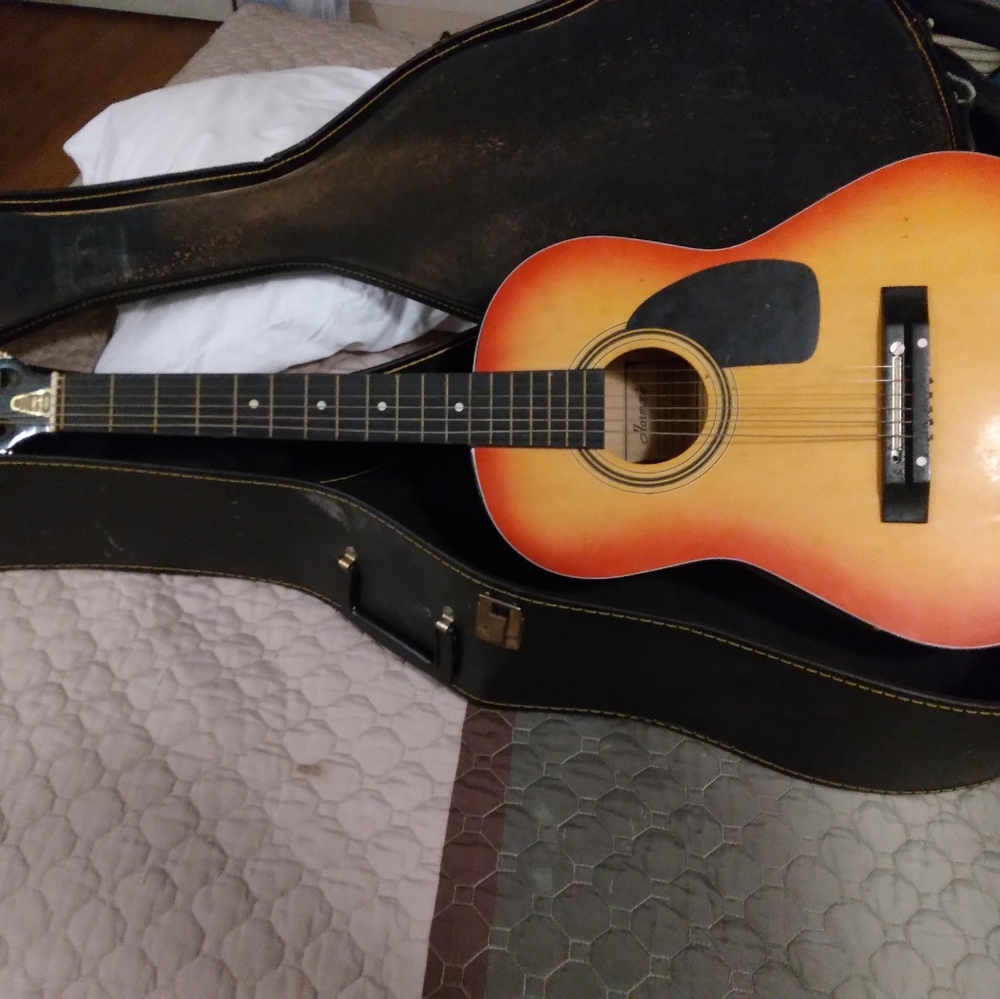 Guitar - Picture 2 of 2